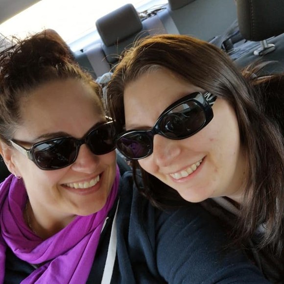 Meet your Posher, Cindy - Picture 1 of 1